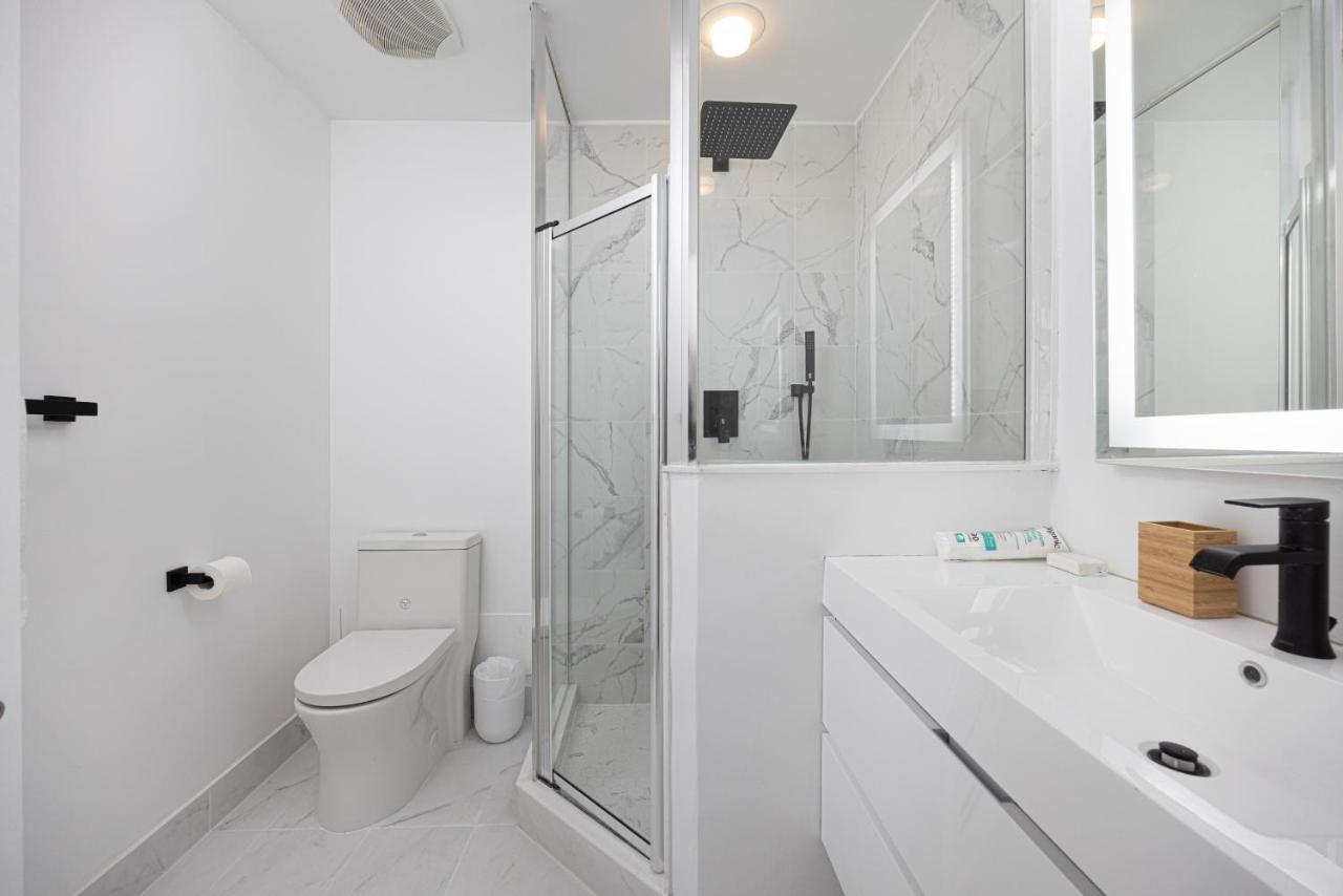 Newly Renovated Cozy Condo/Union Station Toronto Luaran gambar