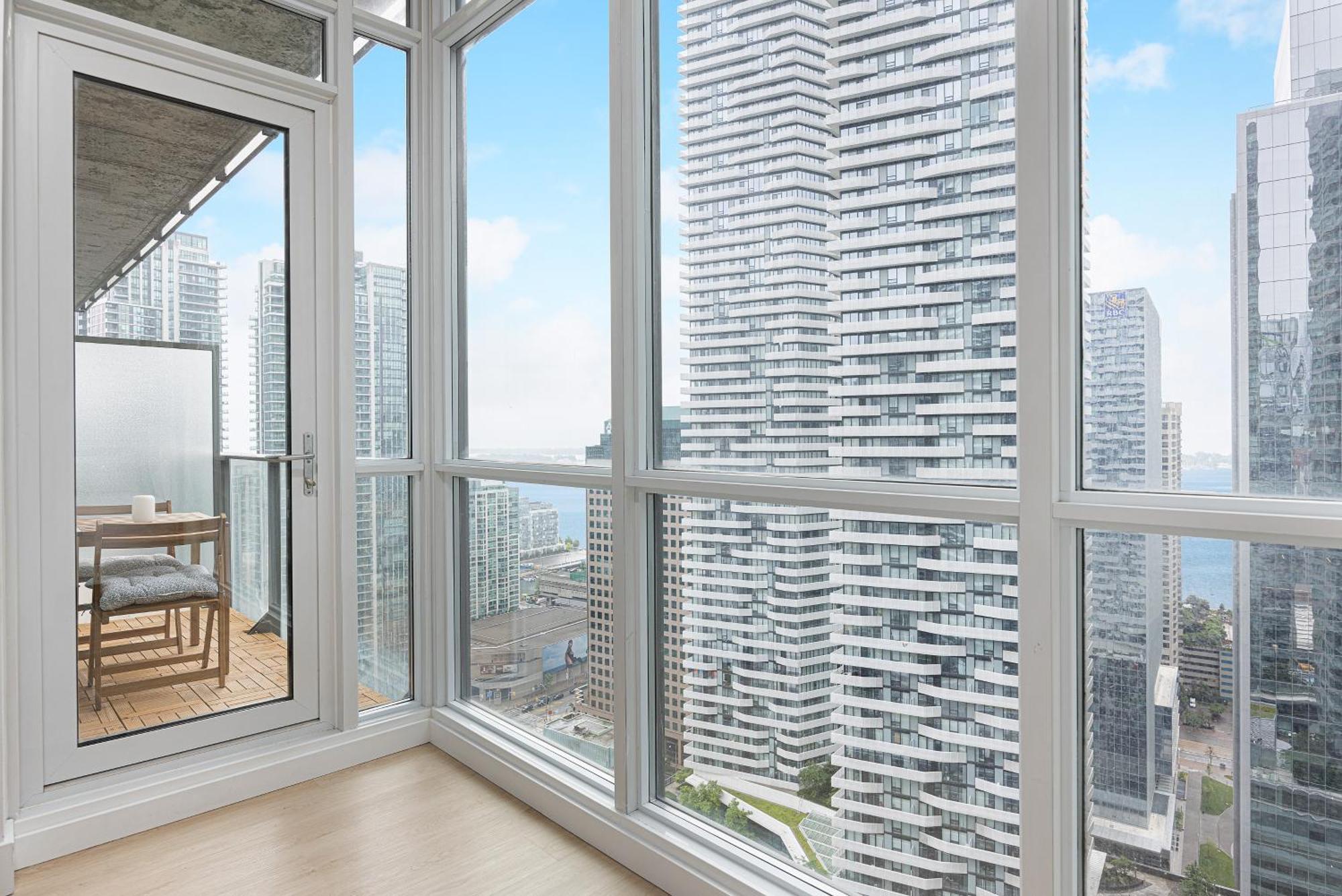 Newly Renovated Cozy Condo/Union Station Toronto Luaran gambar