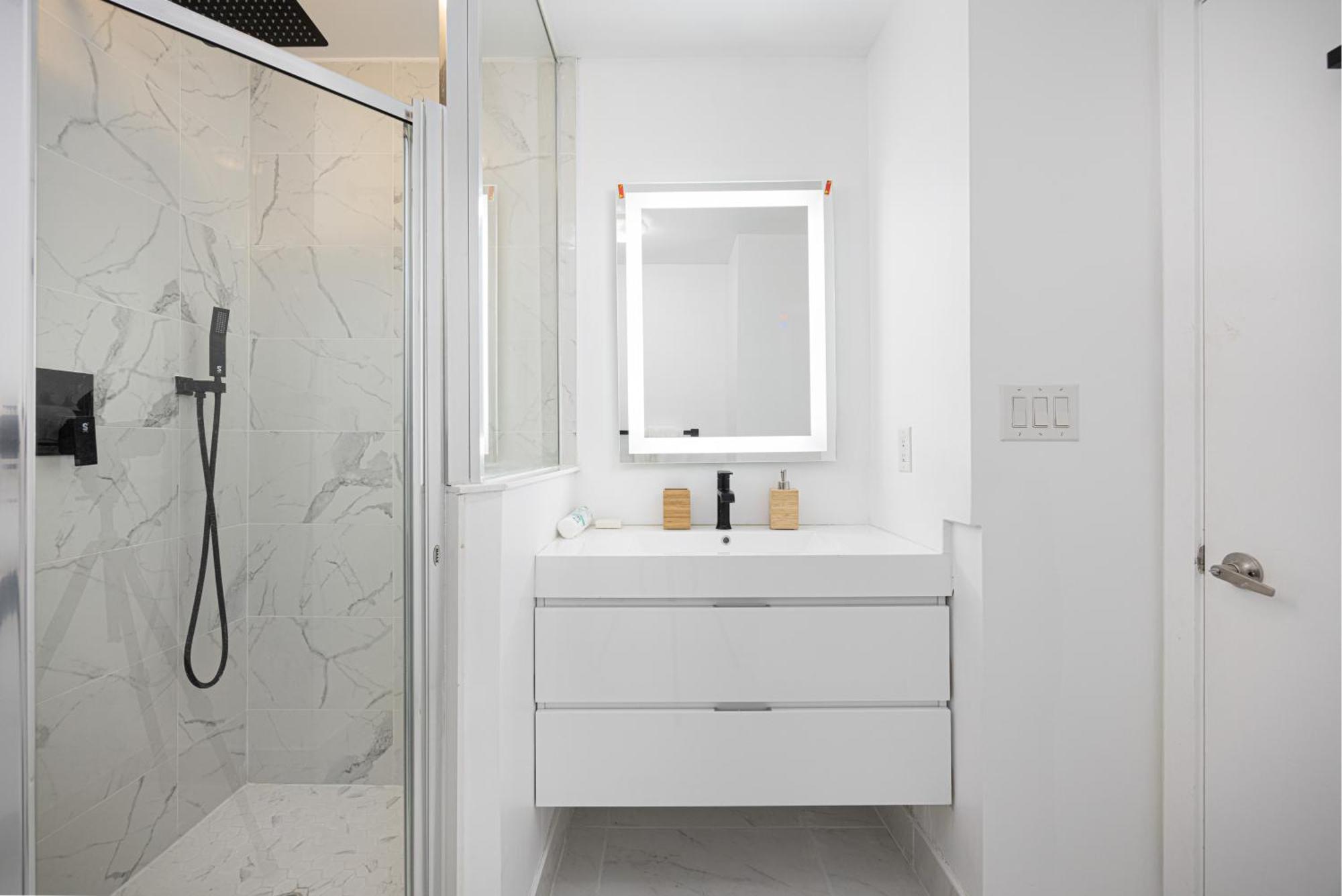 Newly Renovated Cozy Condo/Union Station Toronto Luaran gambar